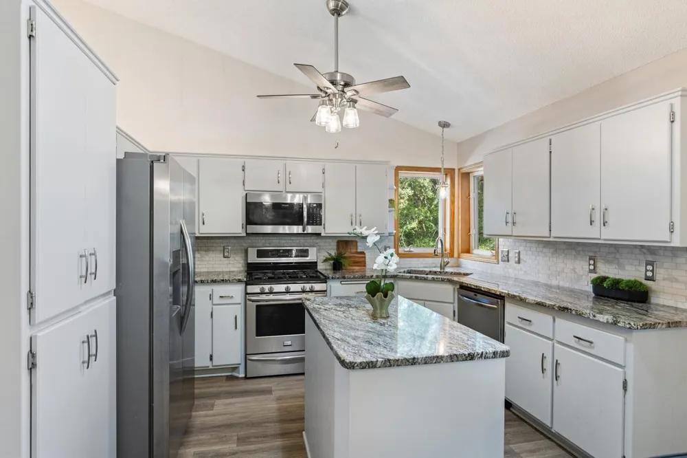 6300 91st Trail Brooklyn Park, MN 55445