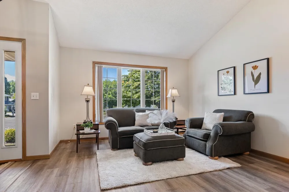 6300 91st Trail Brooklyn Park, MN 55445