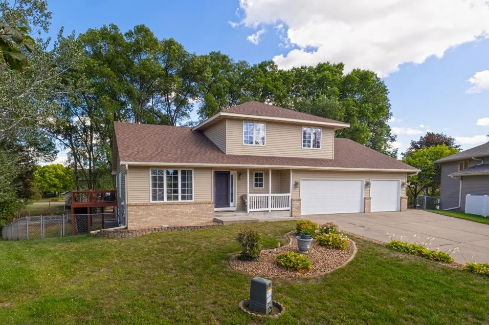 6300 91st Trail Brooklyn Park, MN 55445