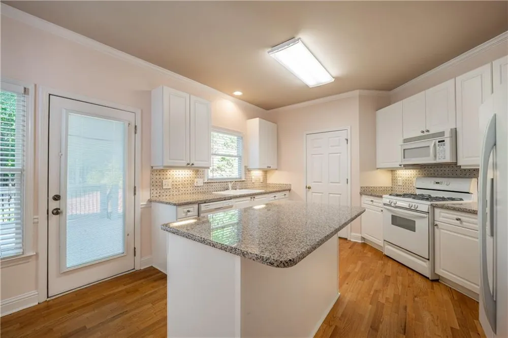 2059 Woodside Park Drive Woodstock, GA 30188