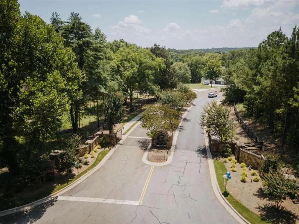 480 Races Road Hoschton, GA 30548