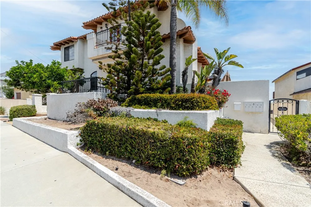 210 S Prospect Redondo Beach, CA 90277