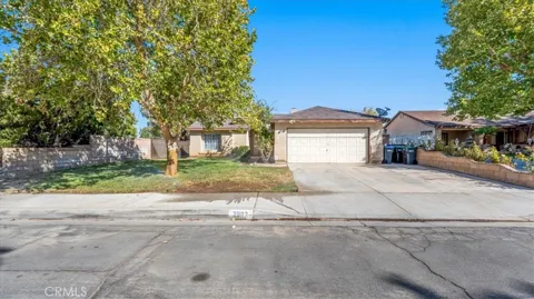 2507 E Avenue J14