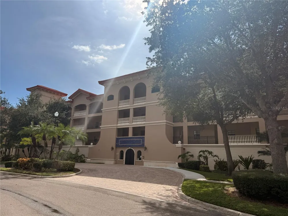 7702 LAKE VISTA COURT #303 Lakewood Ranch, FL 34202