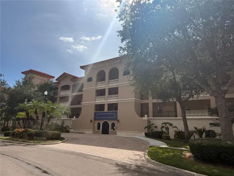 7702 LAKE VISTA COURT #303