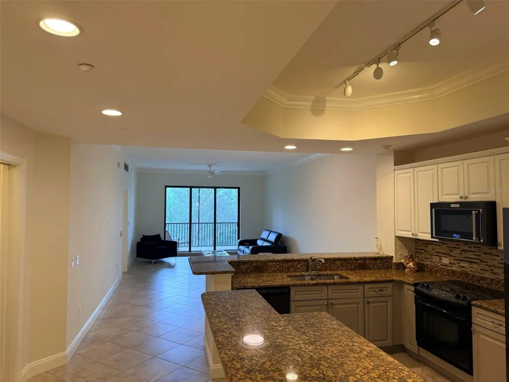 7702 LAKE VISTA COURT #303 Lakewood Ranch, FL 34202