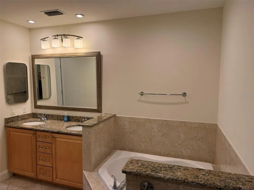 7702 LAKE VISTA COURT #303 Lakewood Ranch, FL 34202