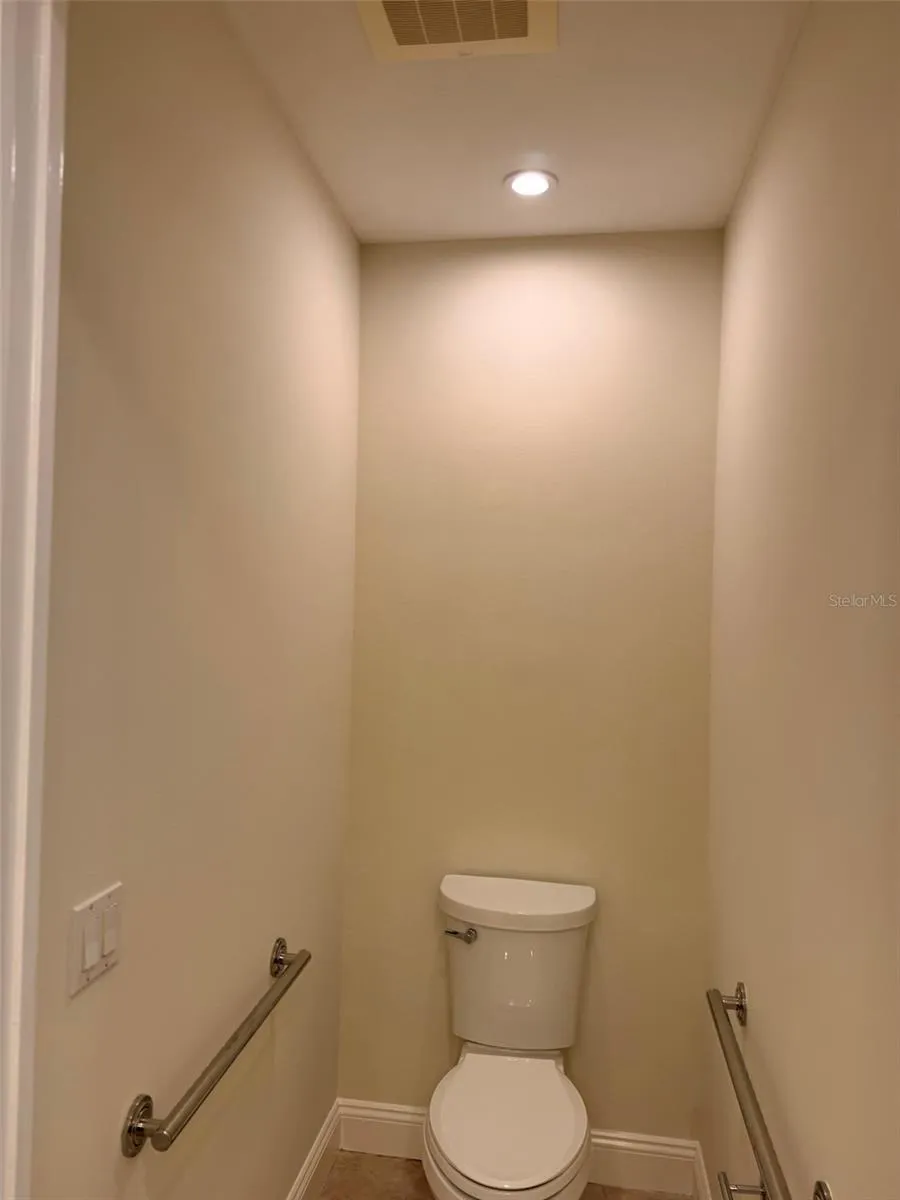 7702 LAKE VISTA COURT #303 Lakewood Ranch, FL 34202