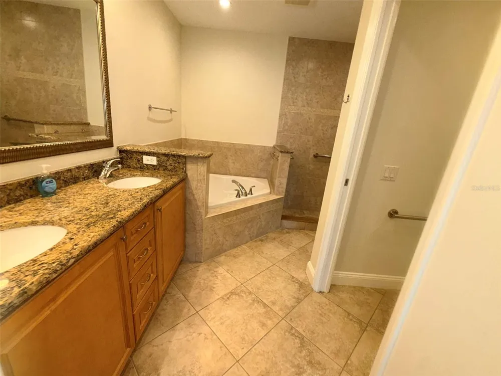 7702 LAKE VISTA COURT #303 Lakewood Ranch, FL 34202