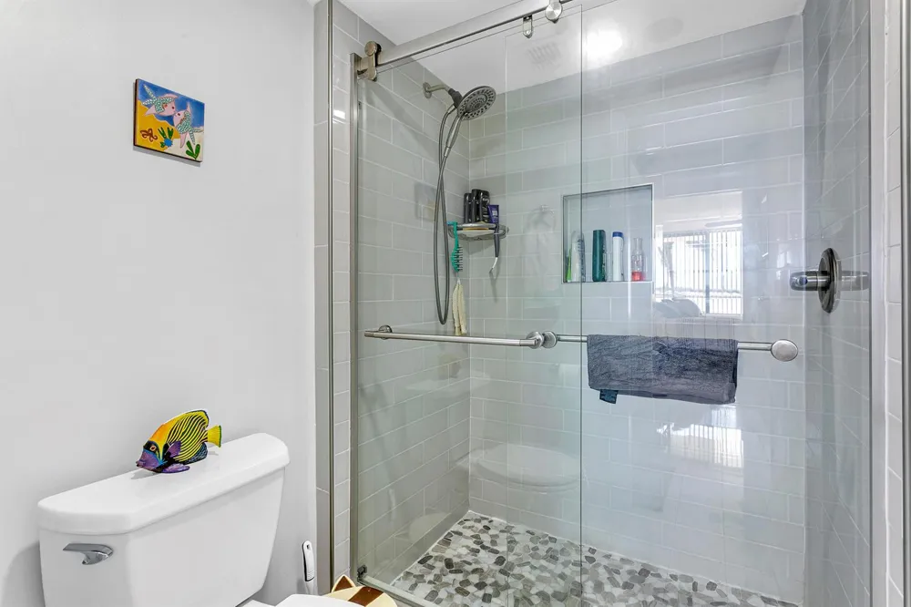 132 LAKESHORE DRIVE #220 North Palm Beach, FL 33408