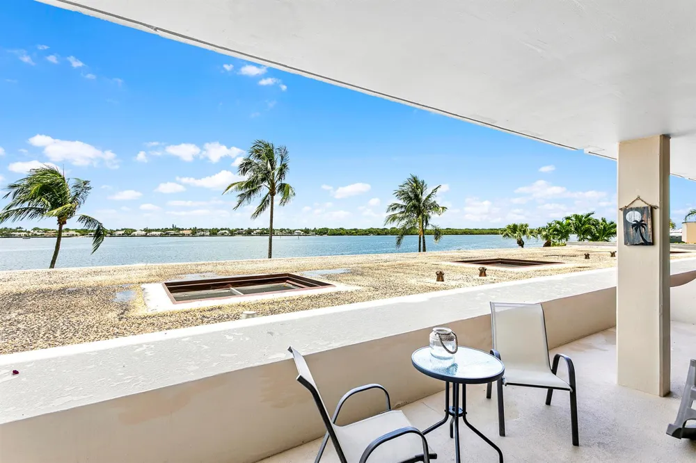 132 LAKESHORE DRIVE #220 North Palm Beach, FL 33408