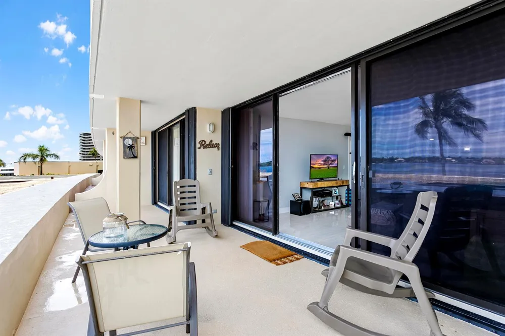 132 LAKESHORE DRIVE #220 North Palm Beach, FL 33408