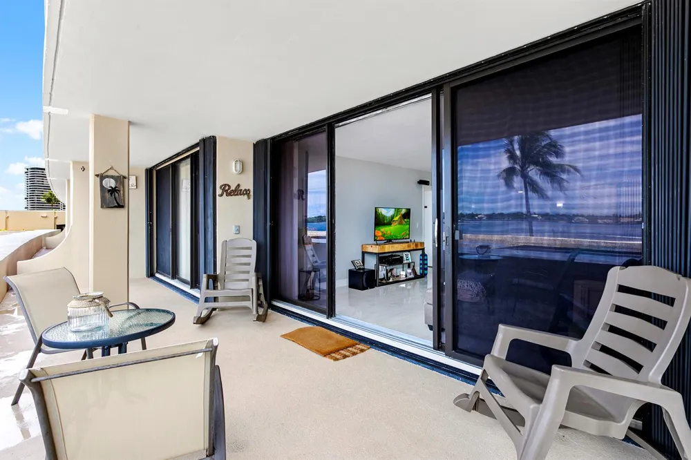 132 LAKESHORE DRIVE #220 North Palm Beach, FL 33408