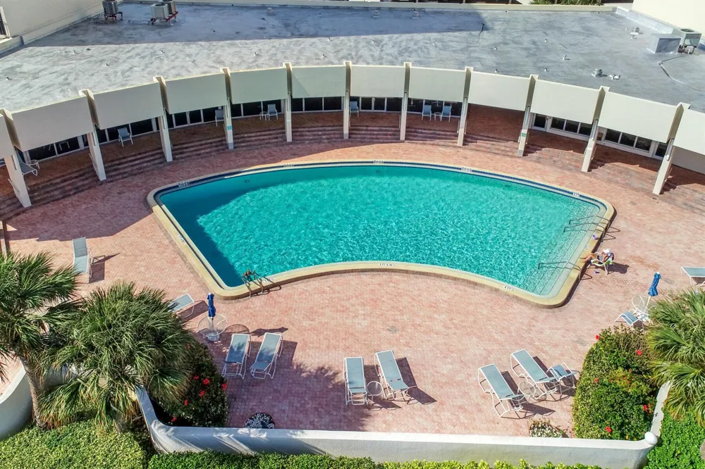 132 LAKESHORE DRIVE #220 North Palm Beach, FL 33408