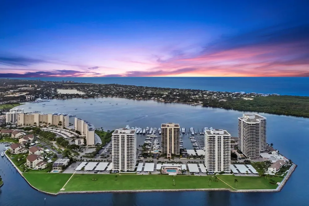 132 LAKESHORE DRIVE #220 North Palm Beach, FL 33408
