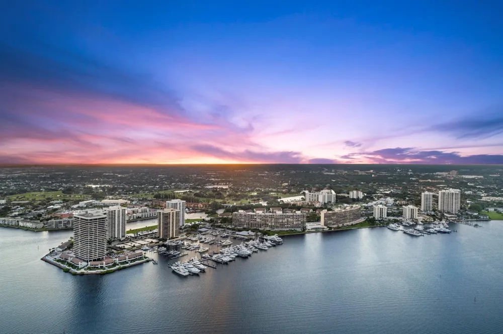 132 LAKESHORE DRIVE #220 North Palm Beach, FL 33408