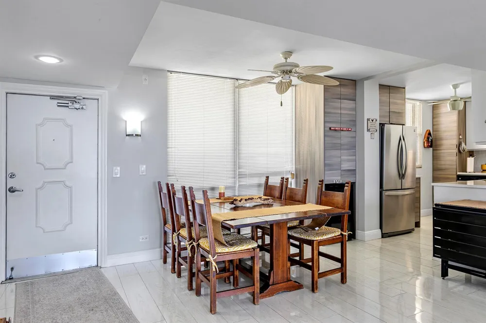 132 LAKESHORE DRIVE #220 North Palm Beach, FL 33408