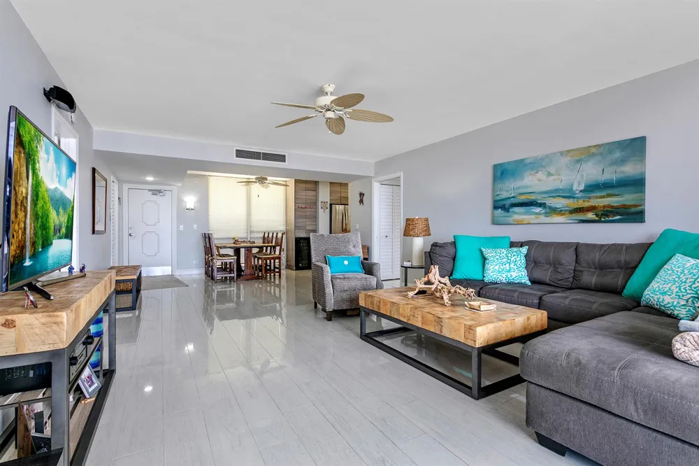 132 LAKESHORE DRIVE #220 North Palm Beach, FL 33408