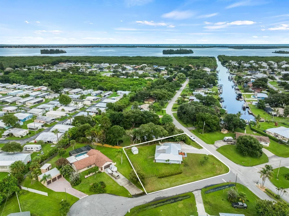 404 21st Street SE Vero Beach, FL 32962