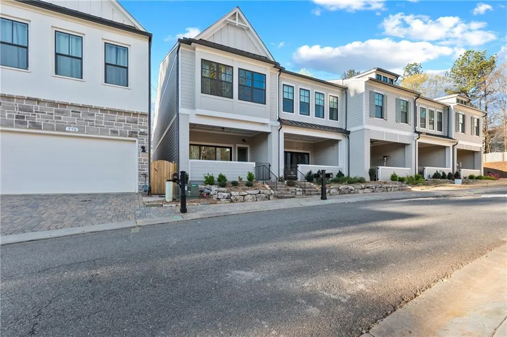 777 STICKLEY OAK WAY Woodstock, GA 30189