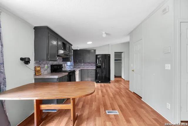 176 County Road 5633 Castroville, TX 78009