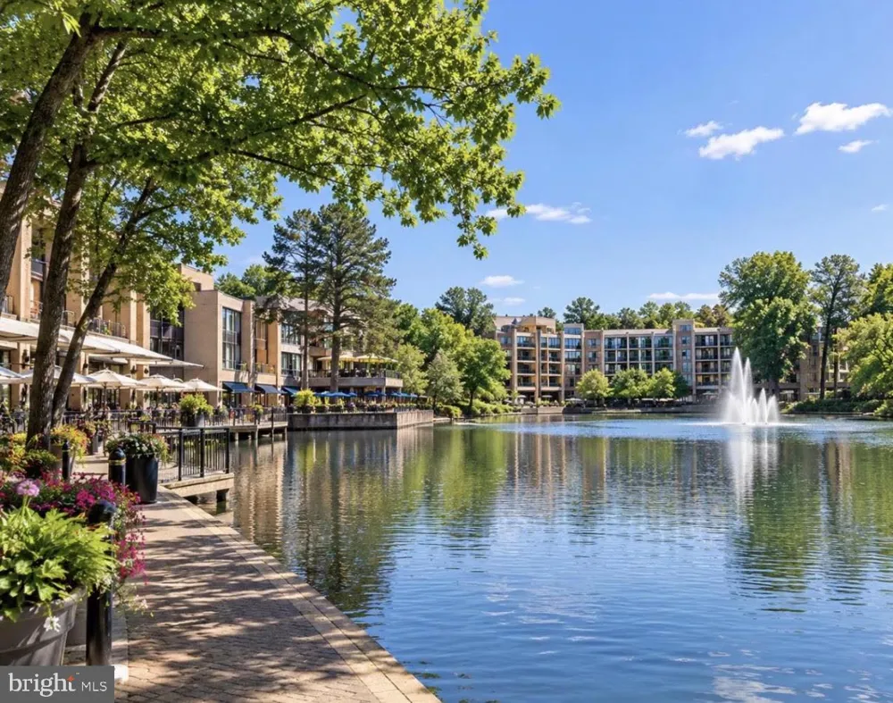 2226 CASTLE ROCK SQUARE #1B Reston, VA 20191