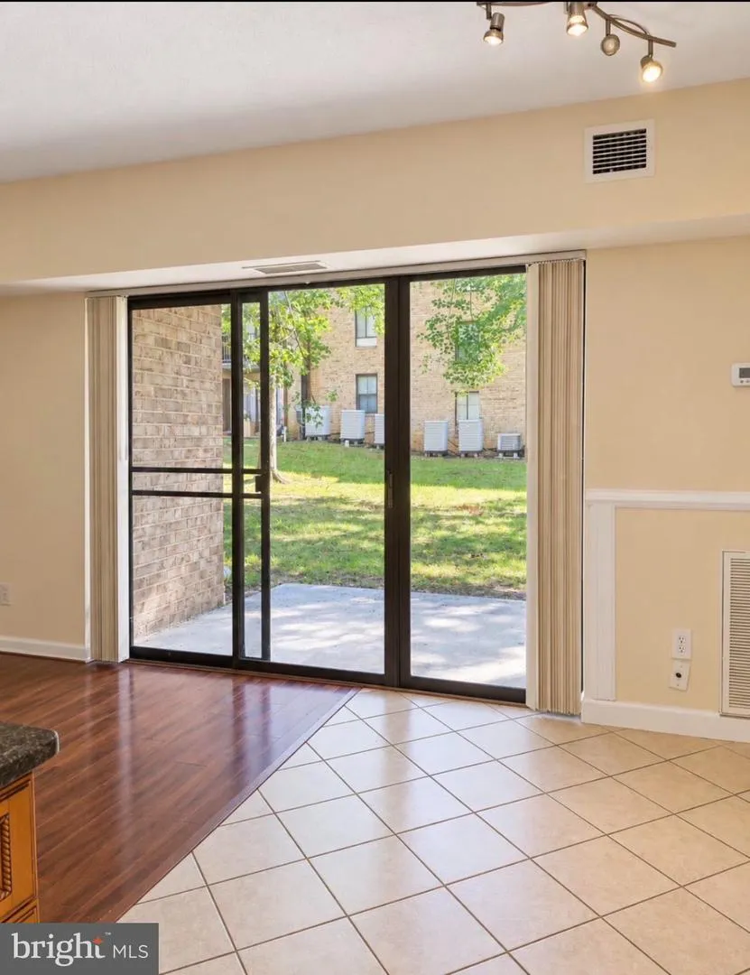 2226 CASTLE ROCK SQUARE #1B Reston, VA 20191