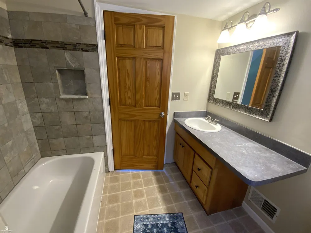 104 North Street Yale City, MI 48097