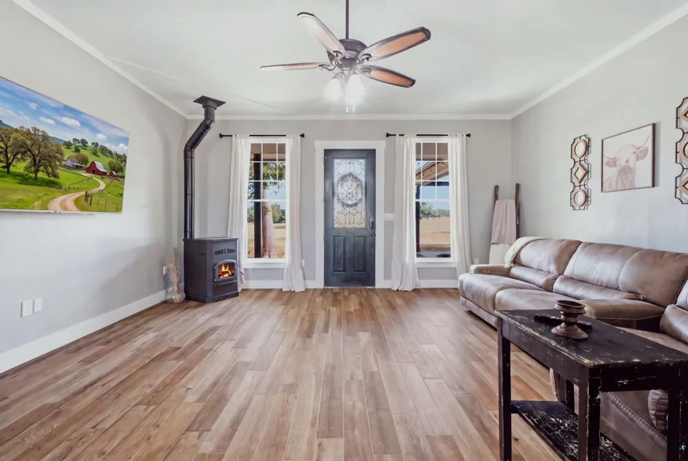 5480 New Hope Road Aubrey, TX 76227
