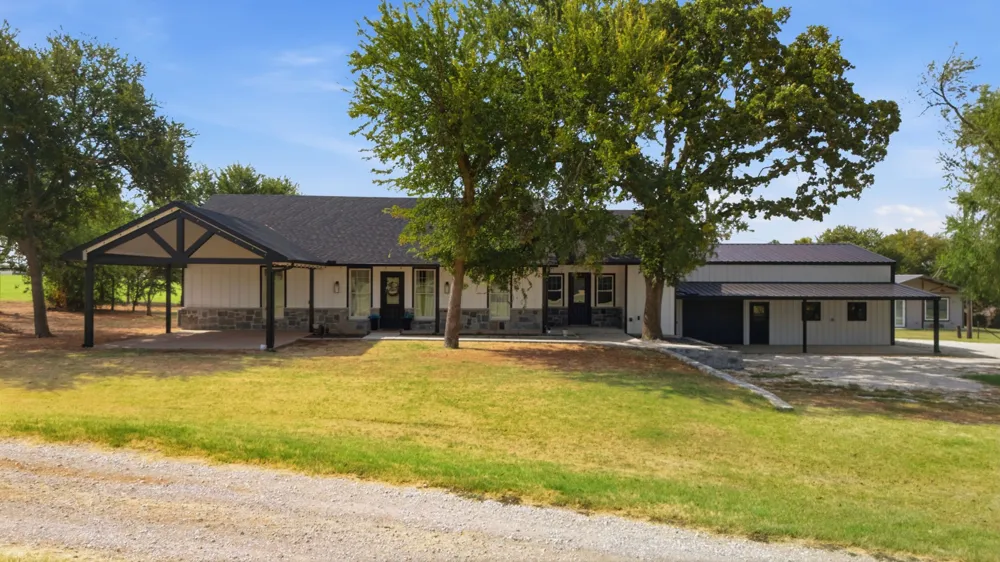 5480 New Hope Road Aubrey, TX 76227