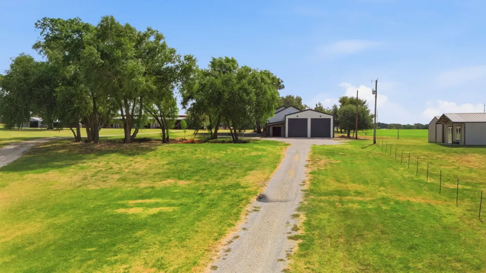 5480 New Hope Road Aubrey, TX 76227