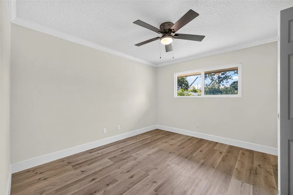 218 Bay Colony Circle La Porte, TX 77571