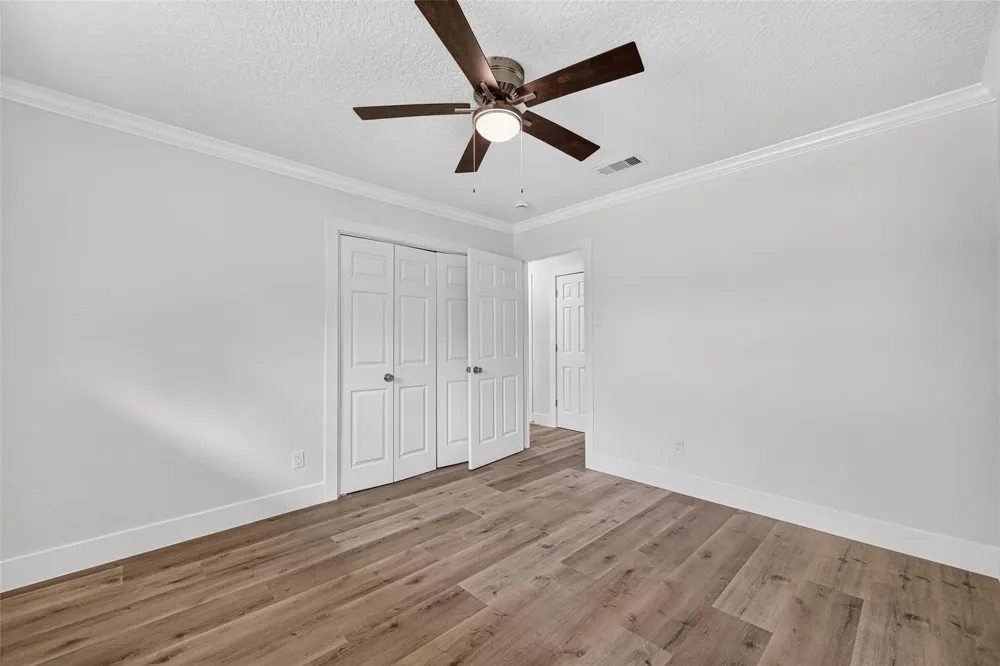 218 Bay Colony Circle La Porte, TX 77571