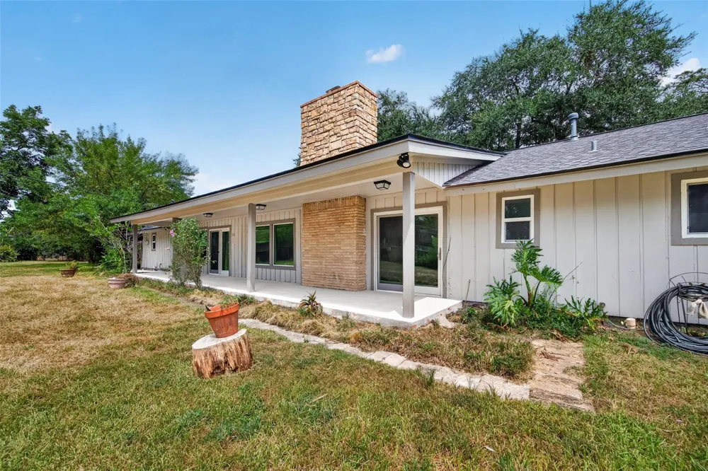 218 Bay Colony Circle La Porte, TX 77571