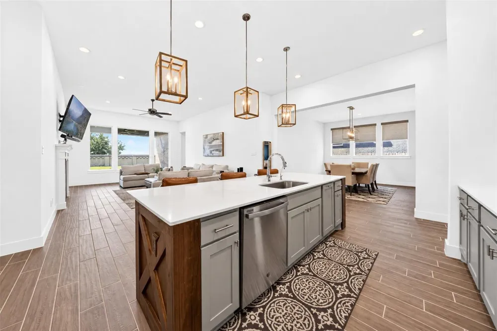221 Lakehouse Landing Drive Katy, TX 77493