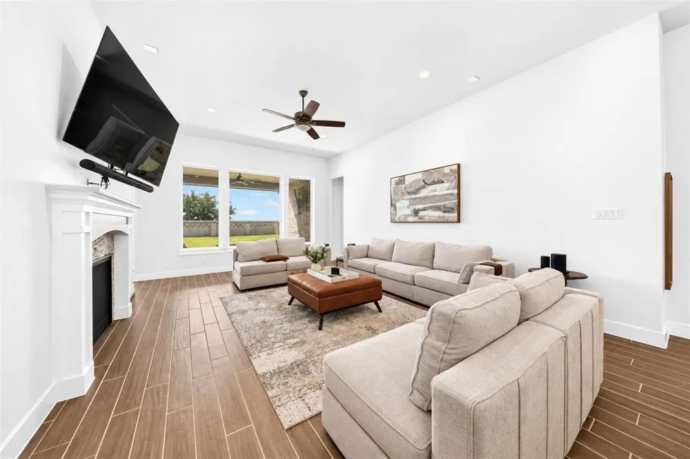 221 Lakehouse Landing Drive Katy, TX 77493