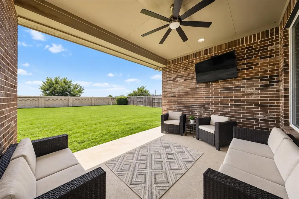 221 Lakehouse Landing Drive Katy, TX 77493