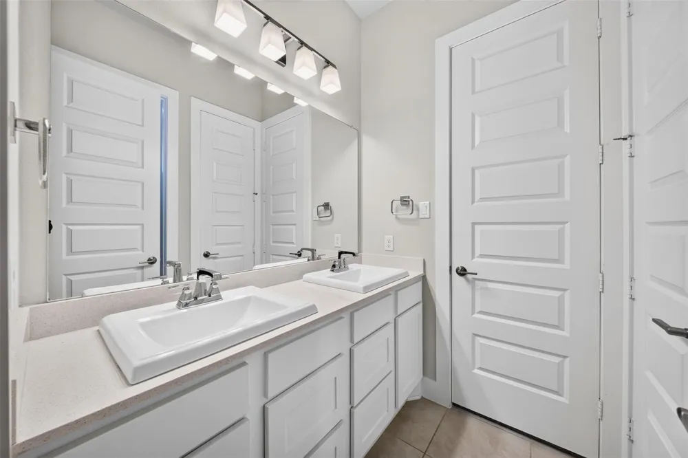 221 Lakehouse Landing Drive Katy, TX 77493