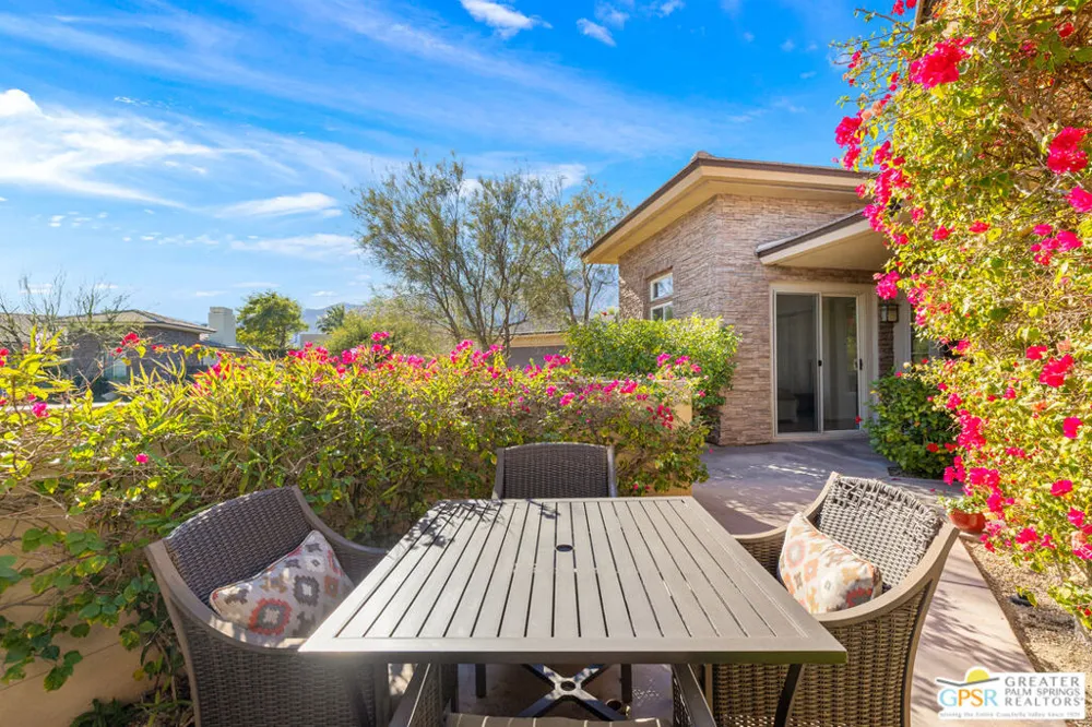 1586 Sienna Court Palm Springs, CA 92262