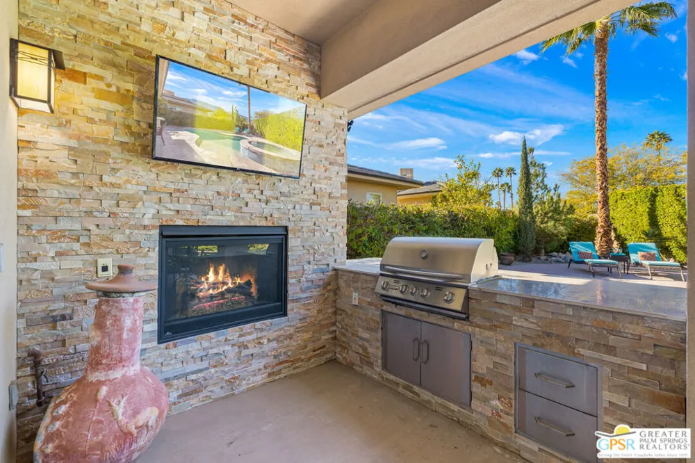 1586 Sienna Court Palm Springs, CA 92262