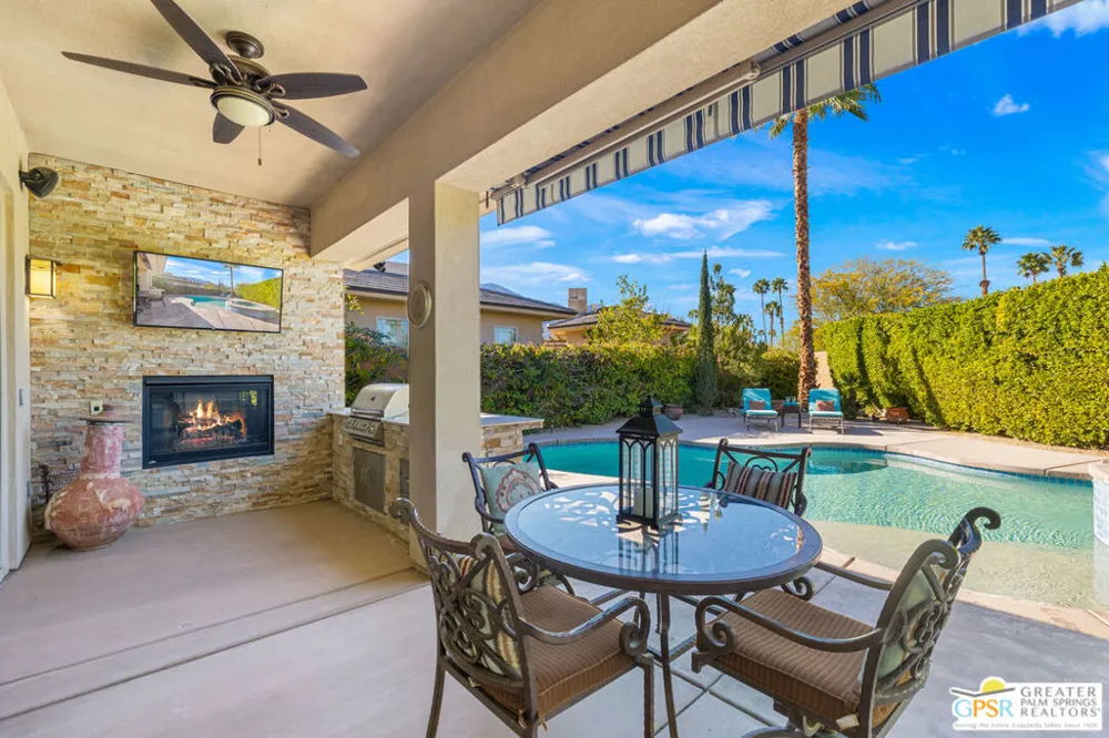 1586 Sienna Court Palm Springs, CA 92262