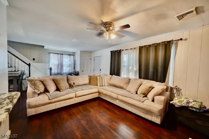 17 Orchard St Pompton Lakes, NJ 07442