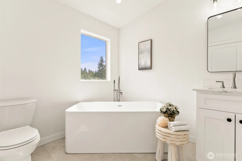 8210 Riffe Lane SW Rochester, WA 98579
