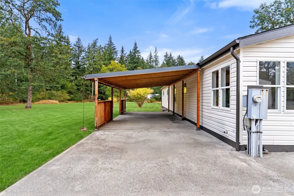 8210 Riffe Lane SW Rochester, WA 98579