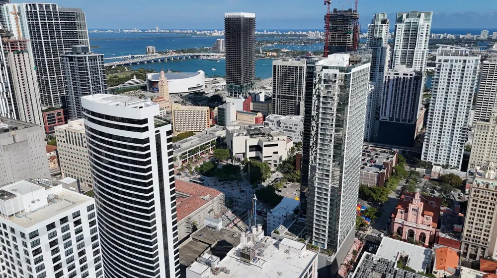225 MIAMI AVENUE #2207 Miami, FL 33128
