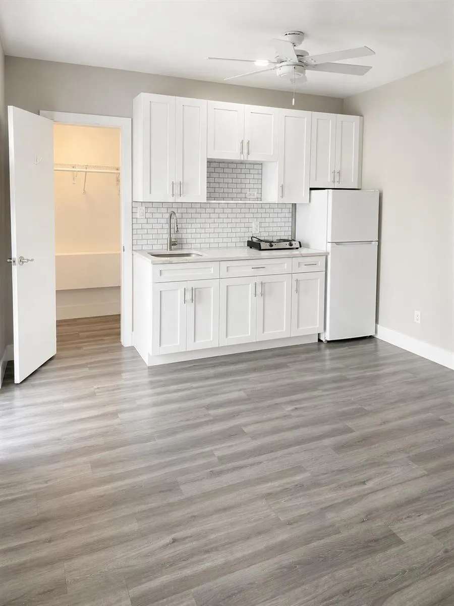 741 NE 16TH AVENUE #4 Fort Lauderdale, FL 33304