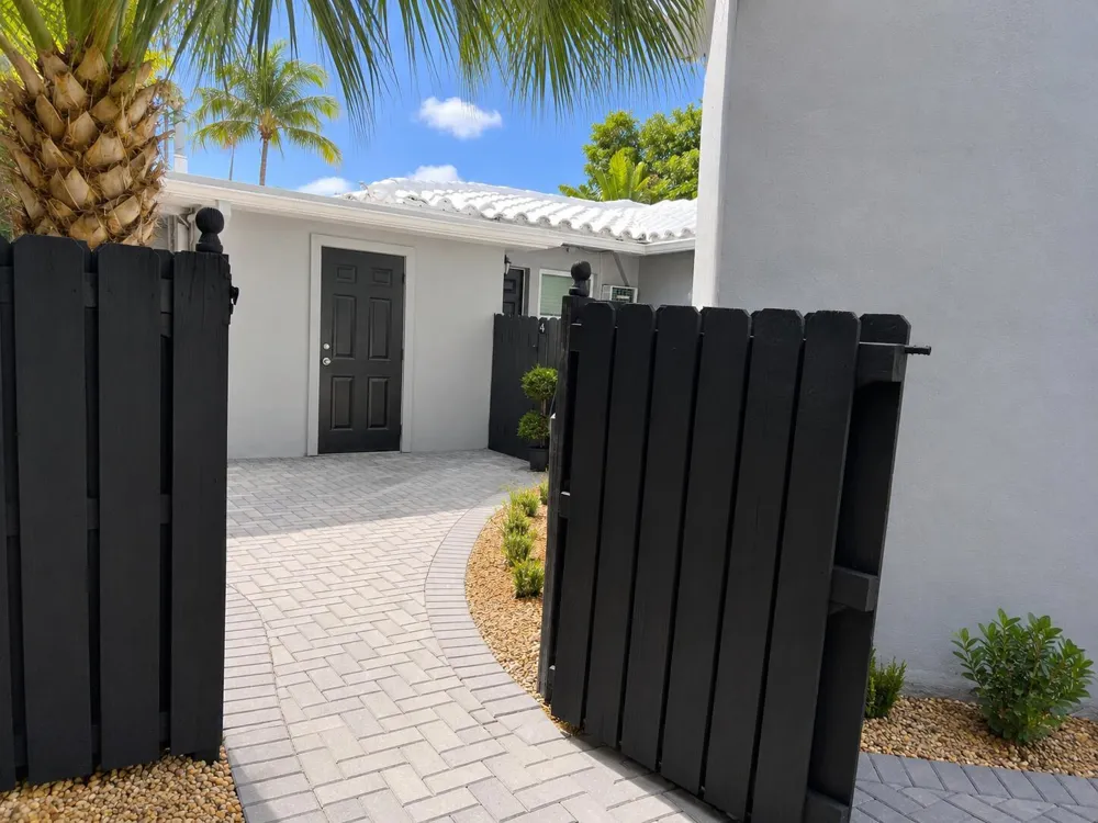 741 NE 16TH AVENUE #4 Fort Lauderdale, FL 33304