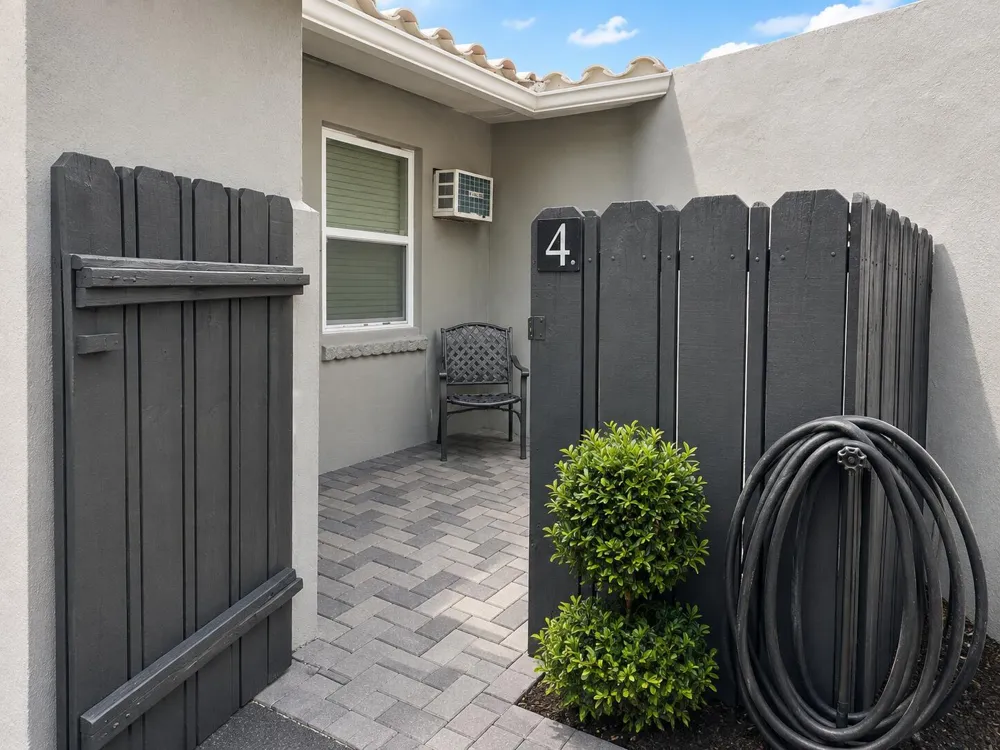 741 NE 16TH AVENUE #4 Fort Lauderdale, FL 33304