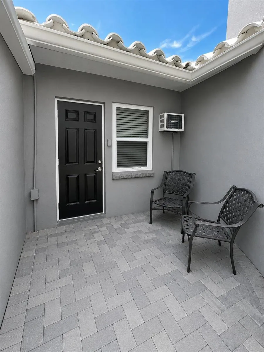 741 NE 16TH AVENUE #4 Fort Lauderdale, FL 33304