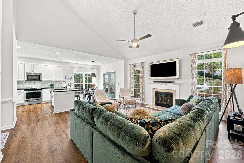 16215 Hollingbourne Road Huntersville, NC 28078